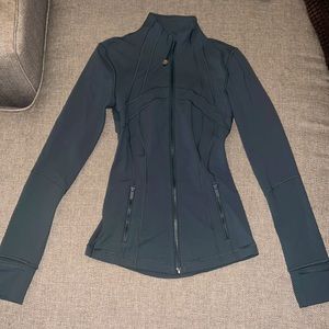Lululemon Define Jacket Size 0 -Green Color LIKE NEW